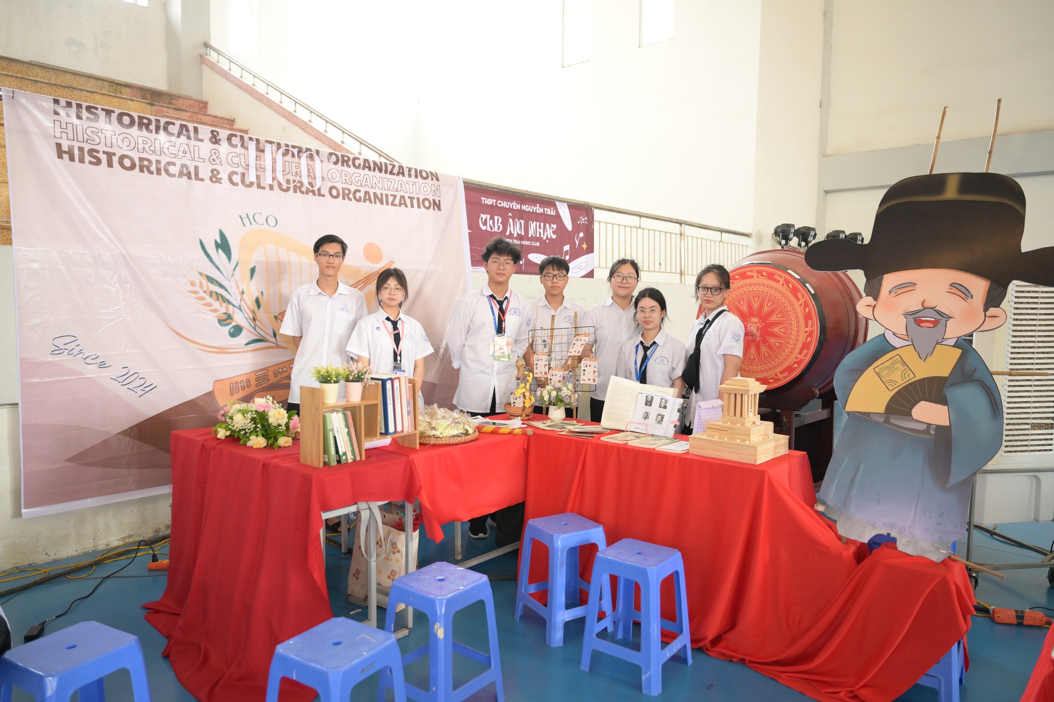 Nhấn để phóng to